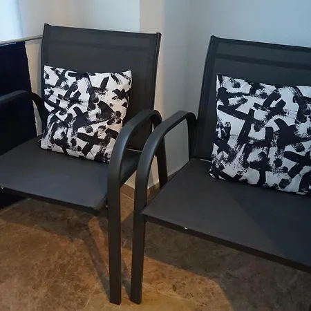 アパート Estudio Naranjos De Nueva Alcantara *